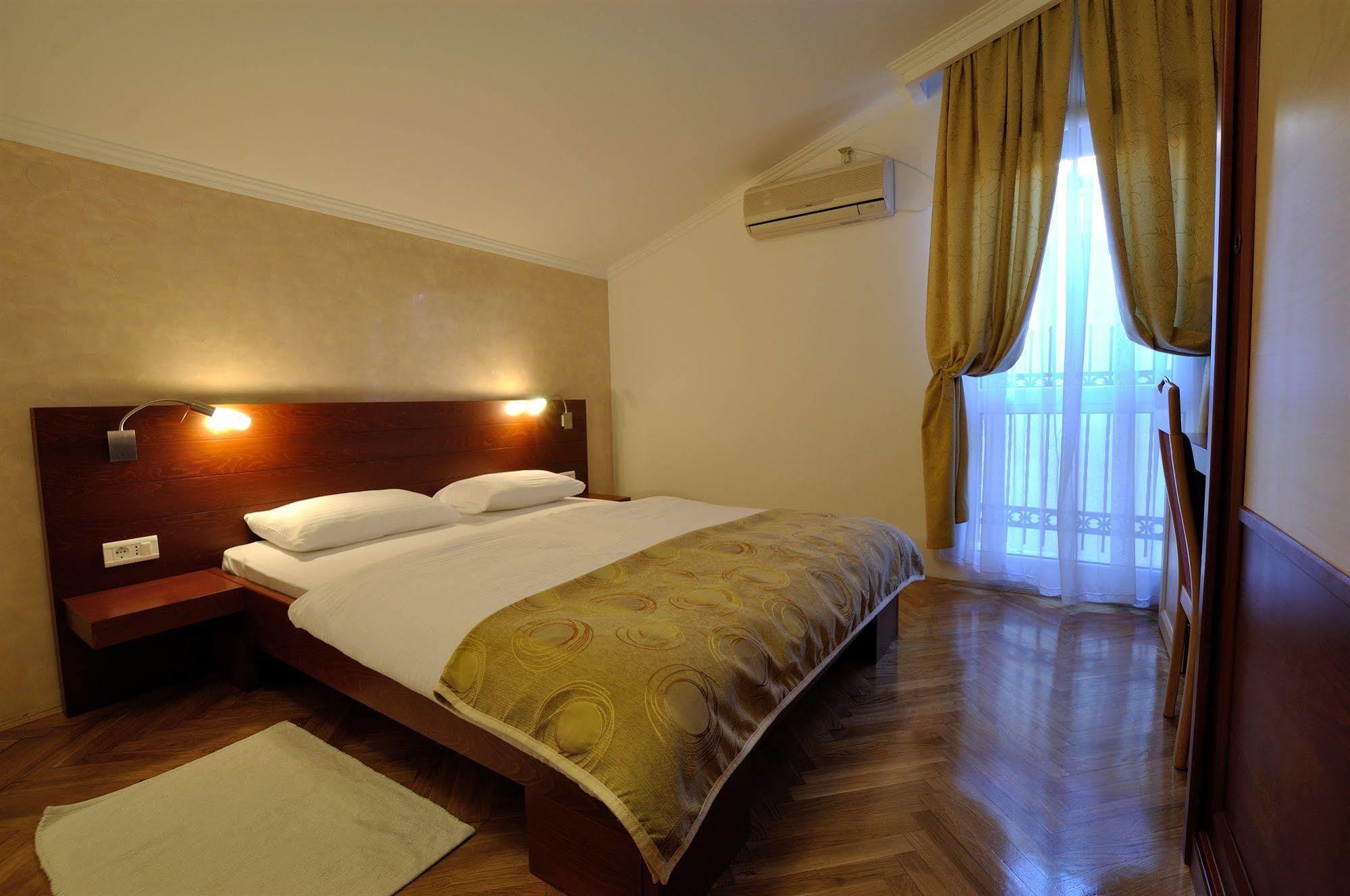 Vila Duric - Ex Hotel Duric Петровац Экстерьер фото