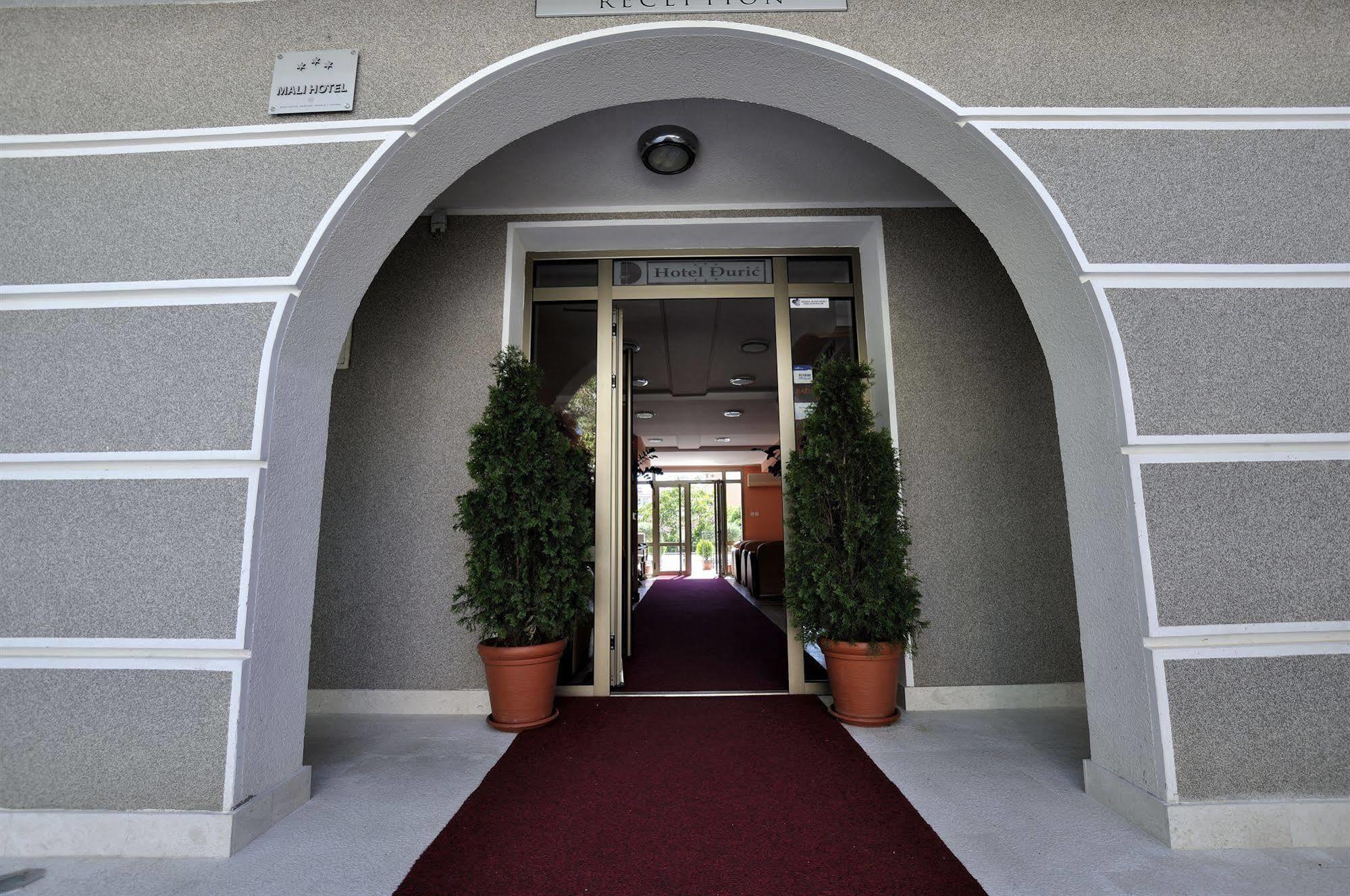 Vila Duric - Ex Hotel Duric Петровац Экстерьер фото