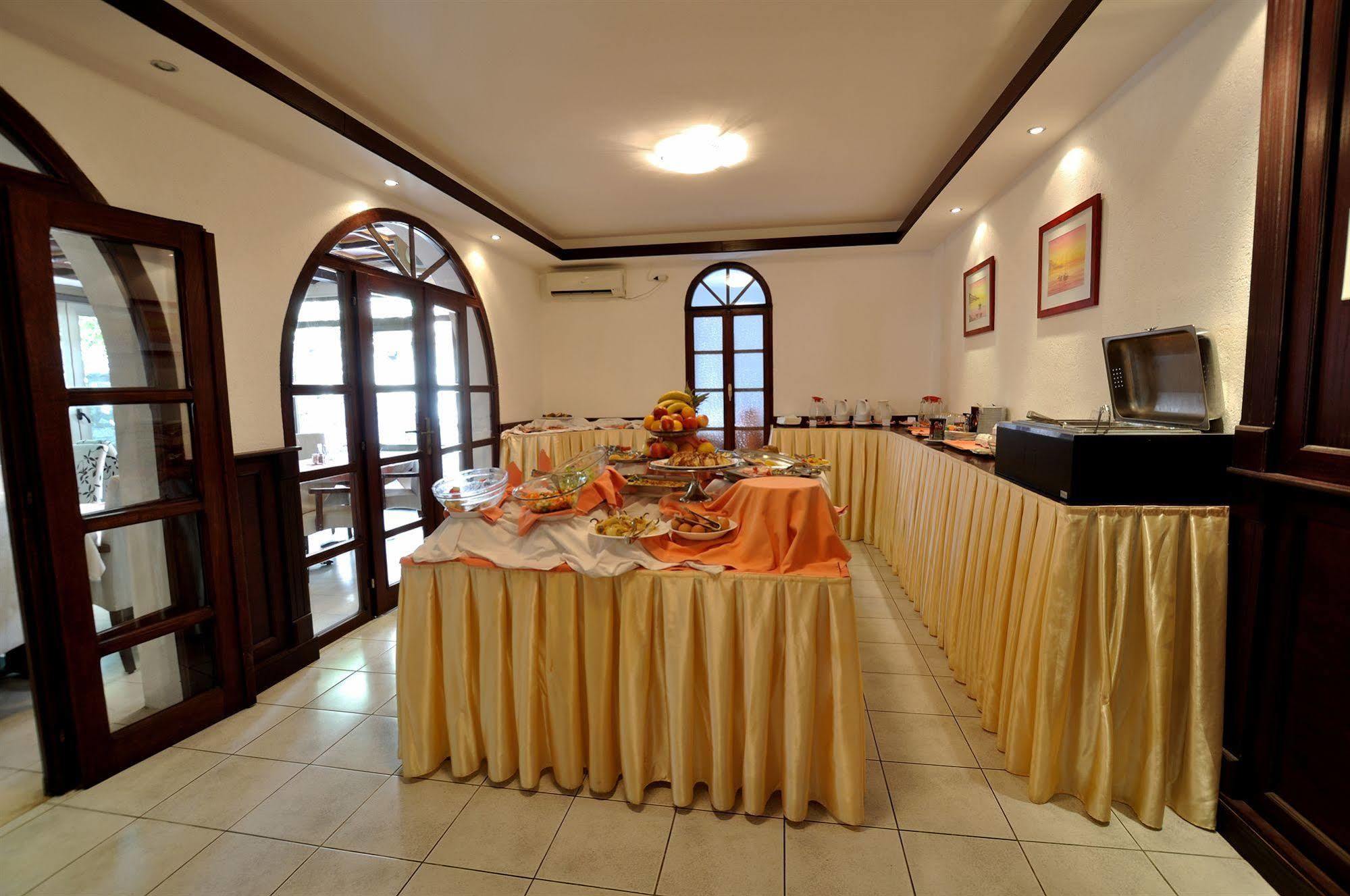 Vila Duric - Ex Hotel Duric Петровац Экстерьер фото